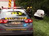 Homem sofre ferimentos graves após carro sair de pista e bater em árvore na BR-282