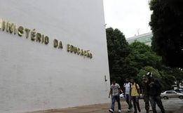 Governo do presidente Lula extingue diretoria de escolas cívico-militares