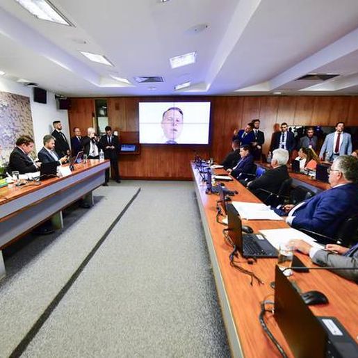 Comissão do Senado aprova envio de denúncias de ex-assessor de Moraes a réus do 8/1