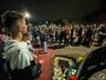 VÍDEO: manifestação pela morte de jovem é marcada por fortes emoções