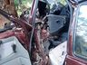 Carro fica destruído após colisão contra árvore na SC-305, em Guaraciaba