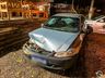 Motorista dorme ao volante, colide em caminhão e é preso na SC-163 em Descanso 