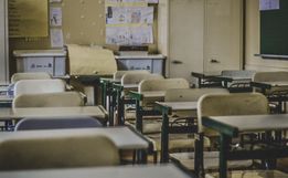 Pais terão que autorizar por escrito participação dos filhos em aulas presenciais