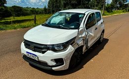 Condutor passa mal e colide com carro em ônibus em São Miguel do Oeste