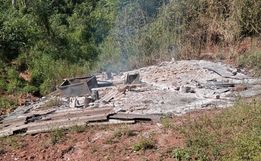 Residência é destruída por incêndio no interior de Riqueza