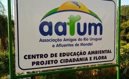 AARUM doa mais de 400 mudas de árvores para dez propriedades de Descanso danificadas pelo ciclone