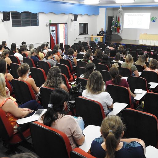 Professores iniciam o  ano com formações