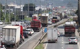 SC tem o maior custo de diesel no Sul do país e caminhoneiros buscam alternativas