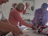 Grupo de senhoras confecciona toucas para pacientes com câncer 