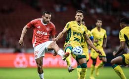 Internacional sai atrás, mas busca empate contra o Mirassol no Beira-Rio