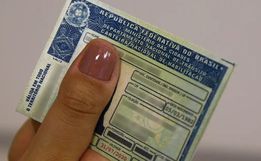 Motoristas com CNH C, D e E podem ser multados ao dirigir sem exame toxicológico em 2024