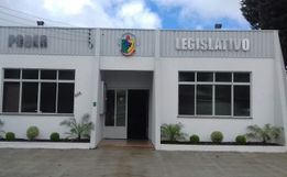 Guarujá do Sul: Prefeita pede CPI após polêmica do bolo de aniversário