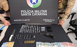 Polícia Militar prende jovem com drogas e arma em São Miguel do Oeste