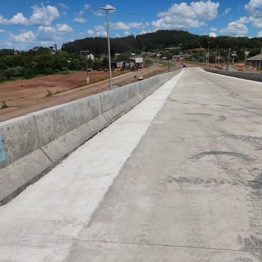 VÍDEO: Viaduto em São José do Cedro deve ser liberado nas próximas semanas