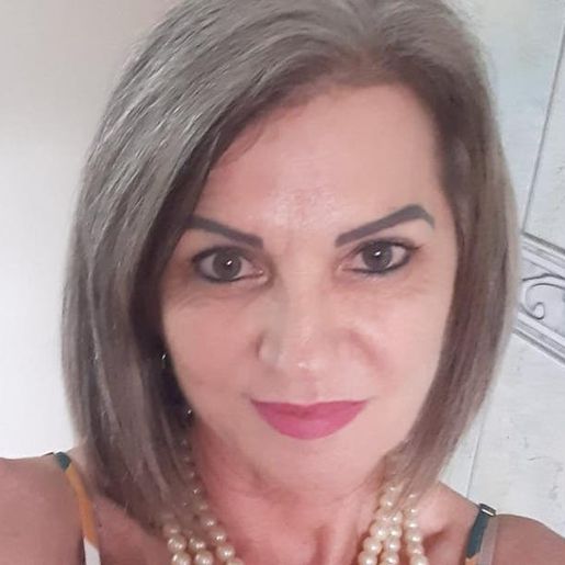 Jovem recebeu amigos em casa após matar a mãe e escondê-la no banheiro