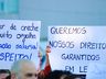 Servidores municipais fazem novo protesto na frente da prefeitura
