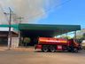 Incêndio de grandes proporções atinge supermercado e residências em SMOeste