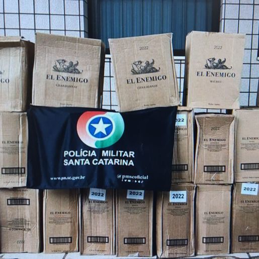 Mulher é flagrada com 156 garrafas de vinho argentino em Dionísio Cerqueira