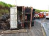 Tombamento de carreta deixa motorista ferido em Romelândia