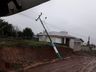 Galpão tem metade do telhado arrancado pelos fortes ventos em propriedade de Iporã do Oeste