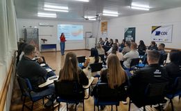Empresários de São José do Cedro participam de capacitação em marketing e vendas para a Expo Cedro 