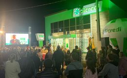 Sicredi reinaugura em novo endereço em São José do Cedro: veja as fotos