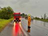 Carreta carregada com 25 toneladas de batatas tomba na BR-282 em SMOeste