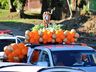 Paróquia São Miguel Arcanjo realiza desfile com benção da cidade