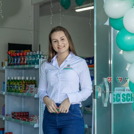 OUÇA: Farmácia e Drogaria Schneider inaugura em São Miguel do Oeste