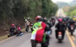 Participantes de 'motociata' sofrem acidente durante percurso