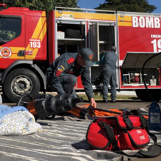 VÍDEO: Bombeiros de Campo Erê fazem simulação de acidente de trânsito 
