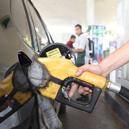 Petrobras anuncia reajuste de 5% na gasolina e de 4,4% no diesel