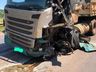 Acidente entre caminhão e carro deixa uma pessoa ferida em Chapecó