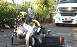 Homem fica ferido em acidente entre carro e moto na SC 163