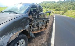 Colisão envolvendo dois carros e um caminhão deixa homem ferido na BR-282