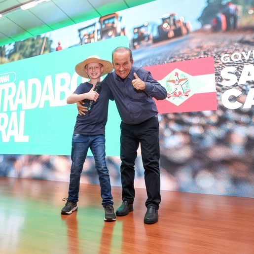 Governo lança programa de R$ 2,5 bilhões para asfaltar estradas rurais em todos os municípios