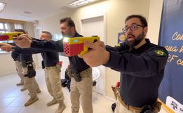 PRF adota nova geração de armas elétricas para abordagens em SC