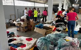 Voluntários pedem atenção da população quanto a separação e classificação das doações