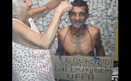 Jardineiro de 61 anos entra na faculdade de Enfermagem