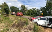 Acidente entre dois carros deixa sete feridos na SC-305, em Anchieta