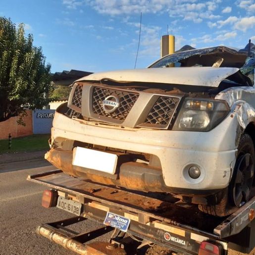 Assalto a policial termina com capotamento e bandido morto em Chapecó