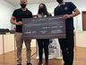 Concurso de oratória premia alunos com bolsas de estudo