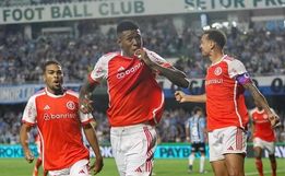 Inter vence Gre-Nal fora do RS e mantém Grêmio no Z4 do Brasileirão