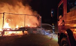 Residência é completamente destruída por incêndio no PR