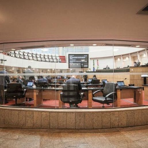 Definidos deputados que formarão a comissão do segundo impeachment do governador