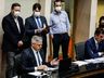 Comissão aprova segundo processo de impeachment contra Moisés 
