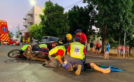 VÍDEO: Acidente entre carro e moto deixa duas pessoas feridas em SMOeste 
