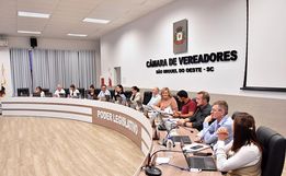 Câmara de São Miguel do Oeste aprova criação de Galeria das Mulheres Parlamentares