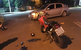 SMO: Após colidir em carro, jovem foge do local do acidente 