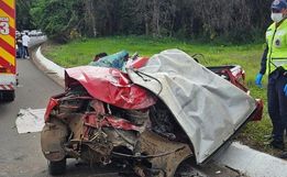 Homem morre em colisão frontal entre carro e caminhão na BR-282